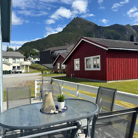 Hébergement de vacances Koselig Hus Sentralt Pa Andalsnes, I Romsdalen