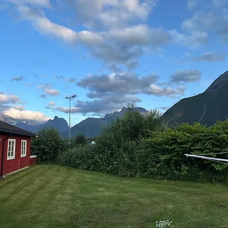 Hébergement de vacances Koselig Hus Sentralt Pa Andalsnes, I Romsdalen